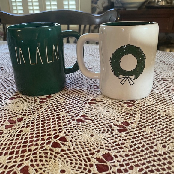 Rae Dunn set of 2 Christmas mugs - Picture 2 of 4